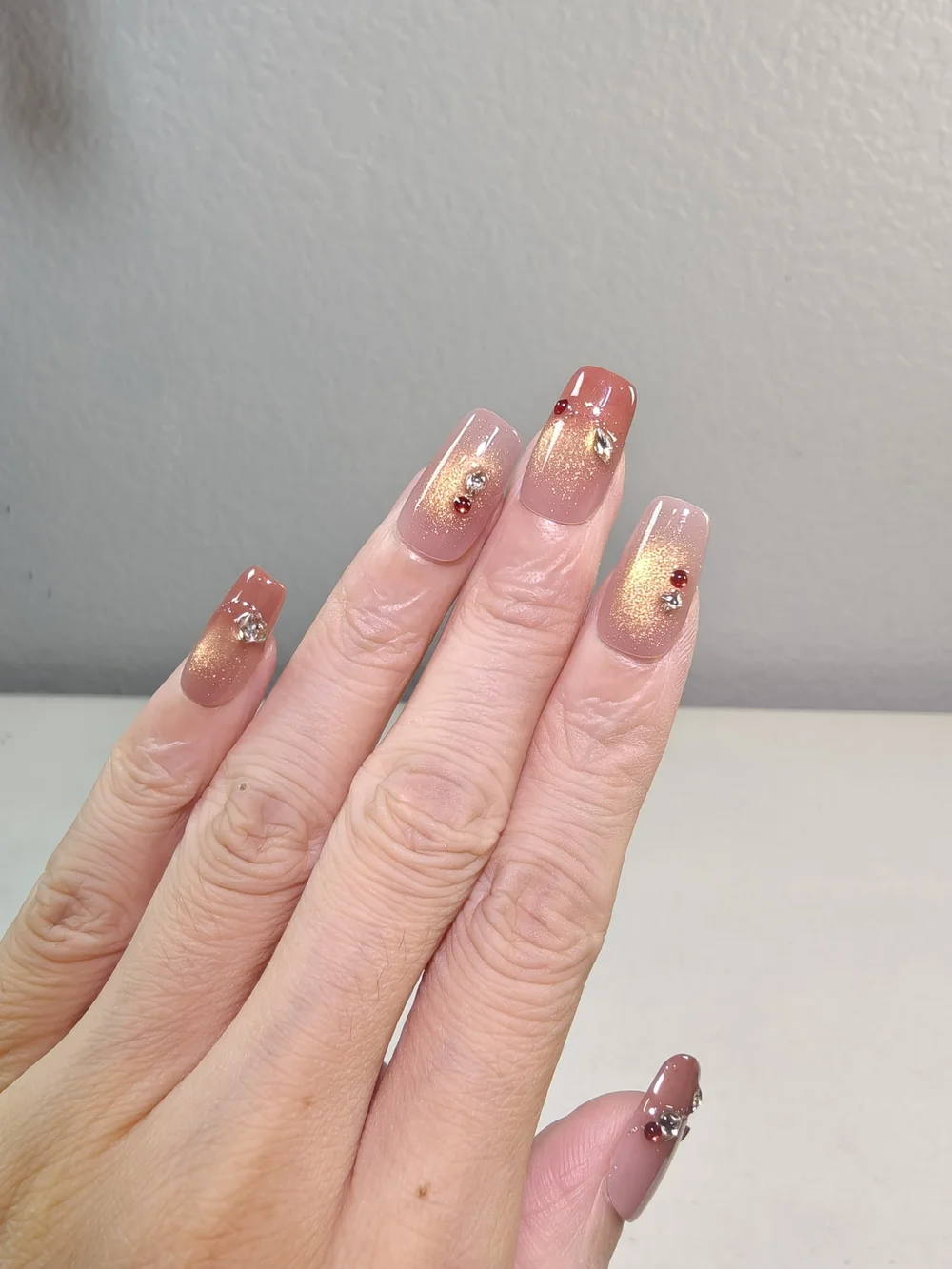 Nude Red Gold Ombre Cat Eye Short Square Press On Nails With Tiny Rhinestones